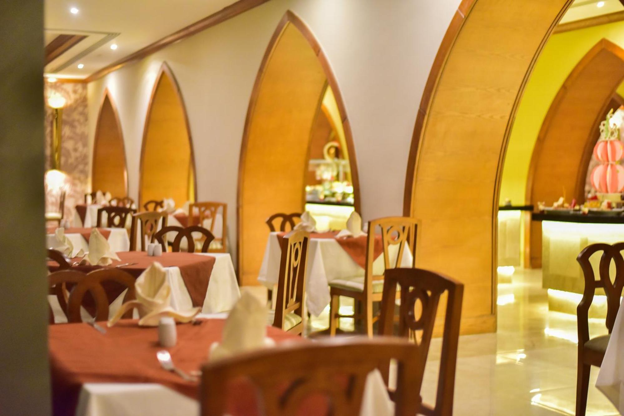 The Grand Hotel Sharm El Sheikh Экстерьер фото The interior of the restaurant