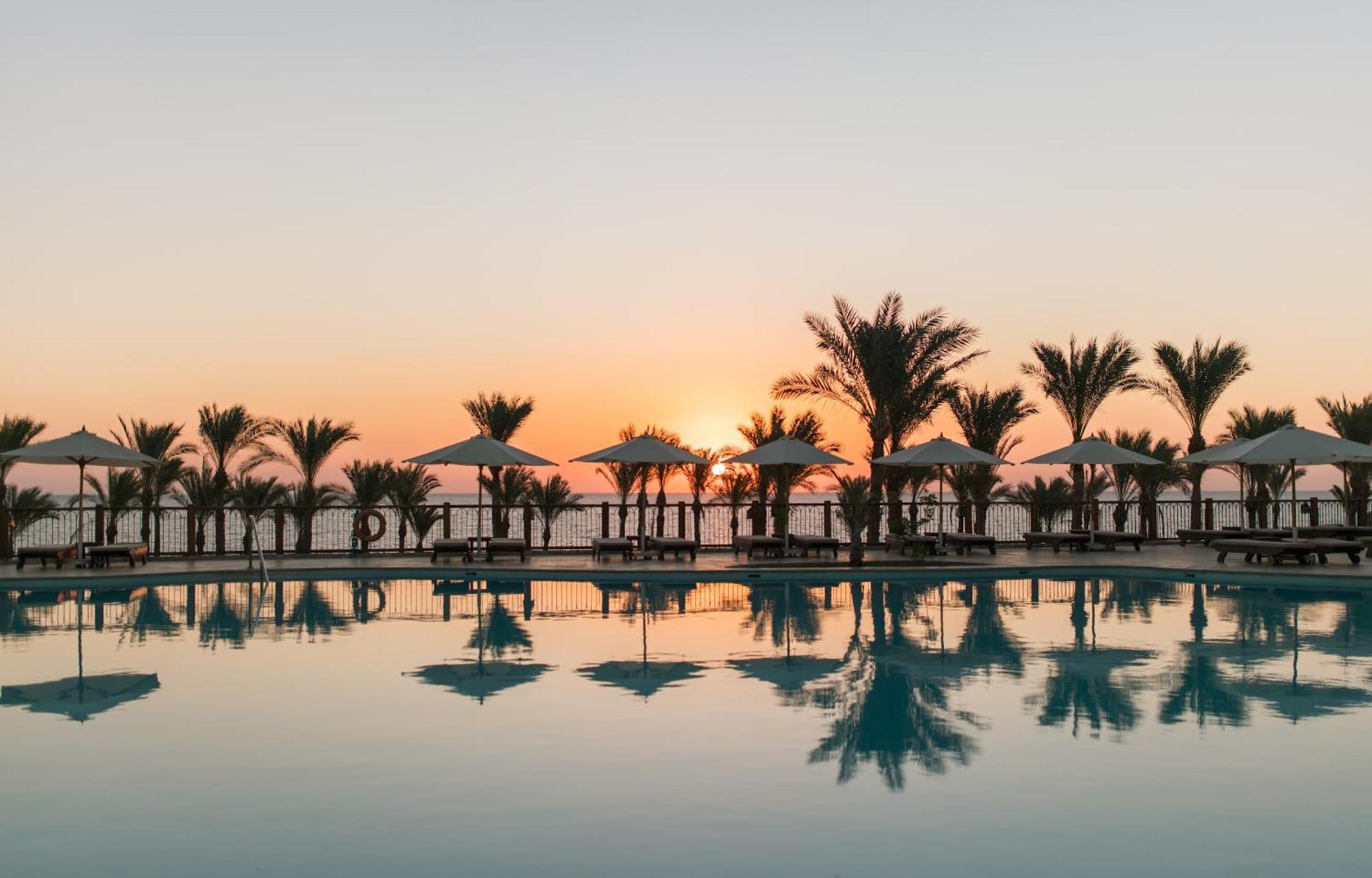 The Grand Hotel Sharm El Sheikh Экстерьер фото Sunset at the Hilton Sharm El Sheikh